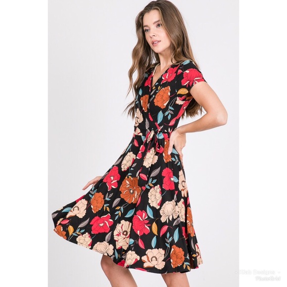 🌺LAST 2! Brushed Fabric Floral Midi Wrap Dress! - Picture 3 of 7